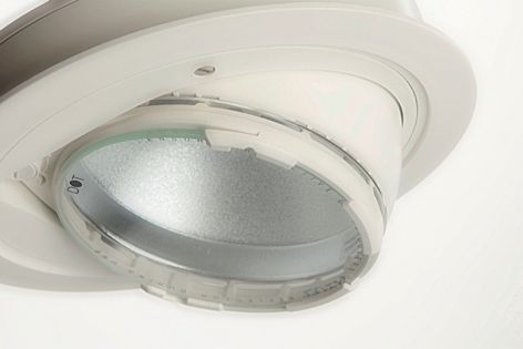 The pivot point of Pierlite’s Dot70 beam modulator is off-centre to prevent light being interrupted.