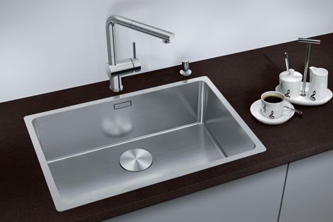 The Blanco Andano 700-IF sink, part of a collection characterized by an ideal composition of optical and functional elements.