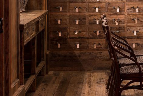 This joinery was crafted from RECM2025 Genuine Reclaimed Barn Oak, part of the Havwoods engineered timber range.