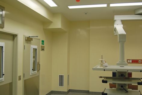 Impact-resistant and hygienic, Altro Whiterock is perfect for health care facilities.