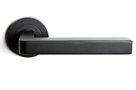 The sleek Art H361 door handle, part of Pittella’s Black Opaque range, was designed by Antonio Citterio and Toan Nguyen.