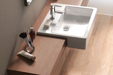At only 550 mm, the Vero basin is ideal for bathrooms with limited space.