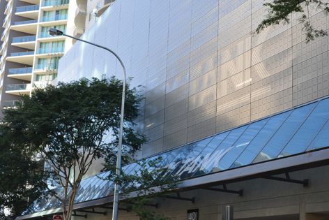 Locker Group’s Atmosphere panels and Pic-Perf perforation were used on the Tank Street car park facade, Brisbane. Architect: WMK Architects.