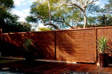 Versatile reed-and-wire privacy screens