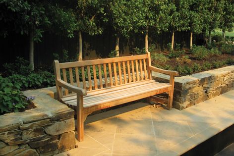 Outdoor projects using lightly veined Tasmanian sandstone enjoy a uniform tone and robust finish.